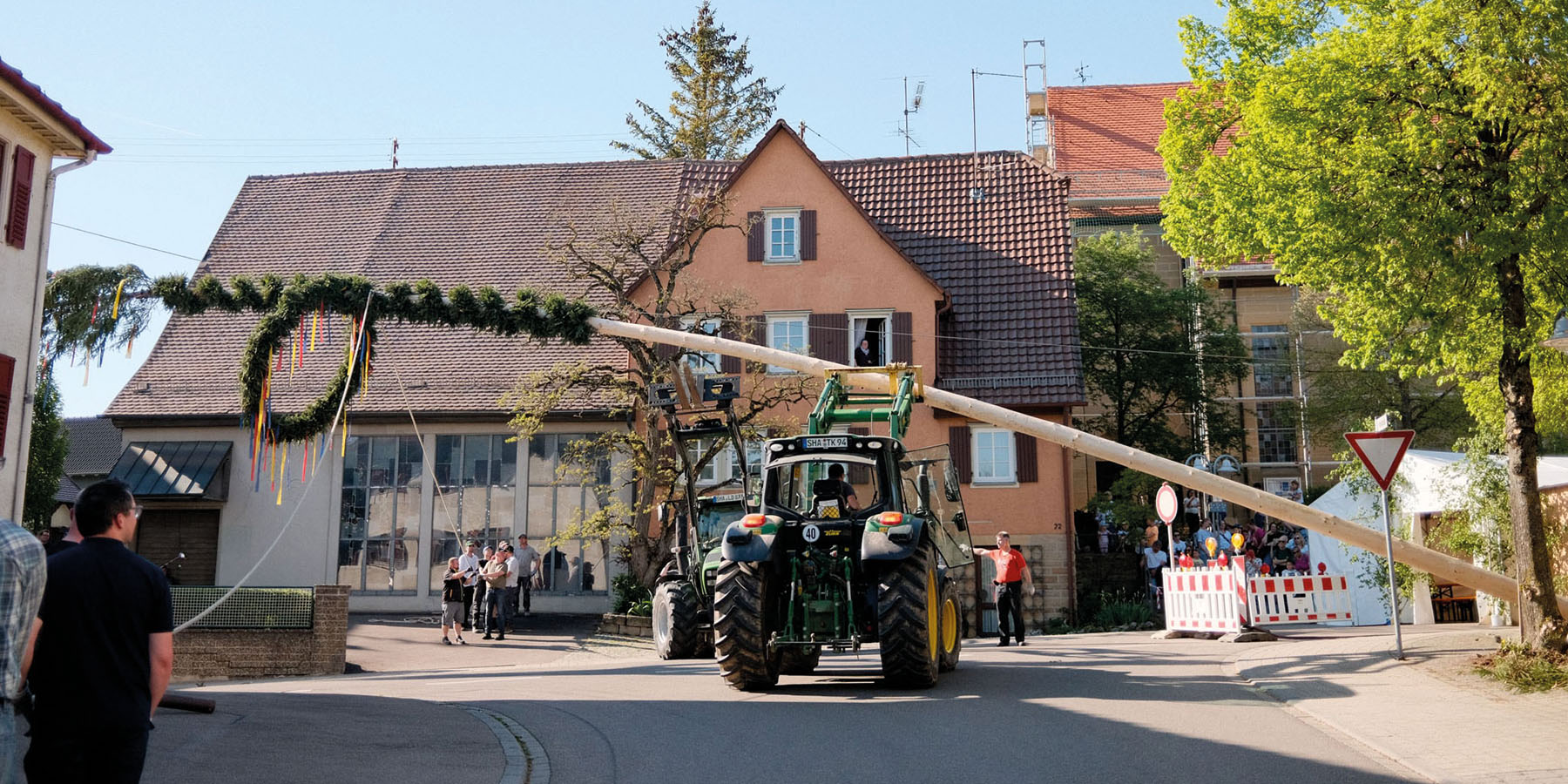 Maibaum-Aufstellen-Sulzdorf-2026-1